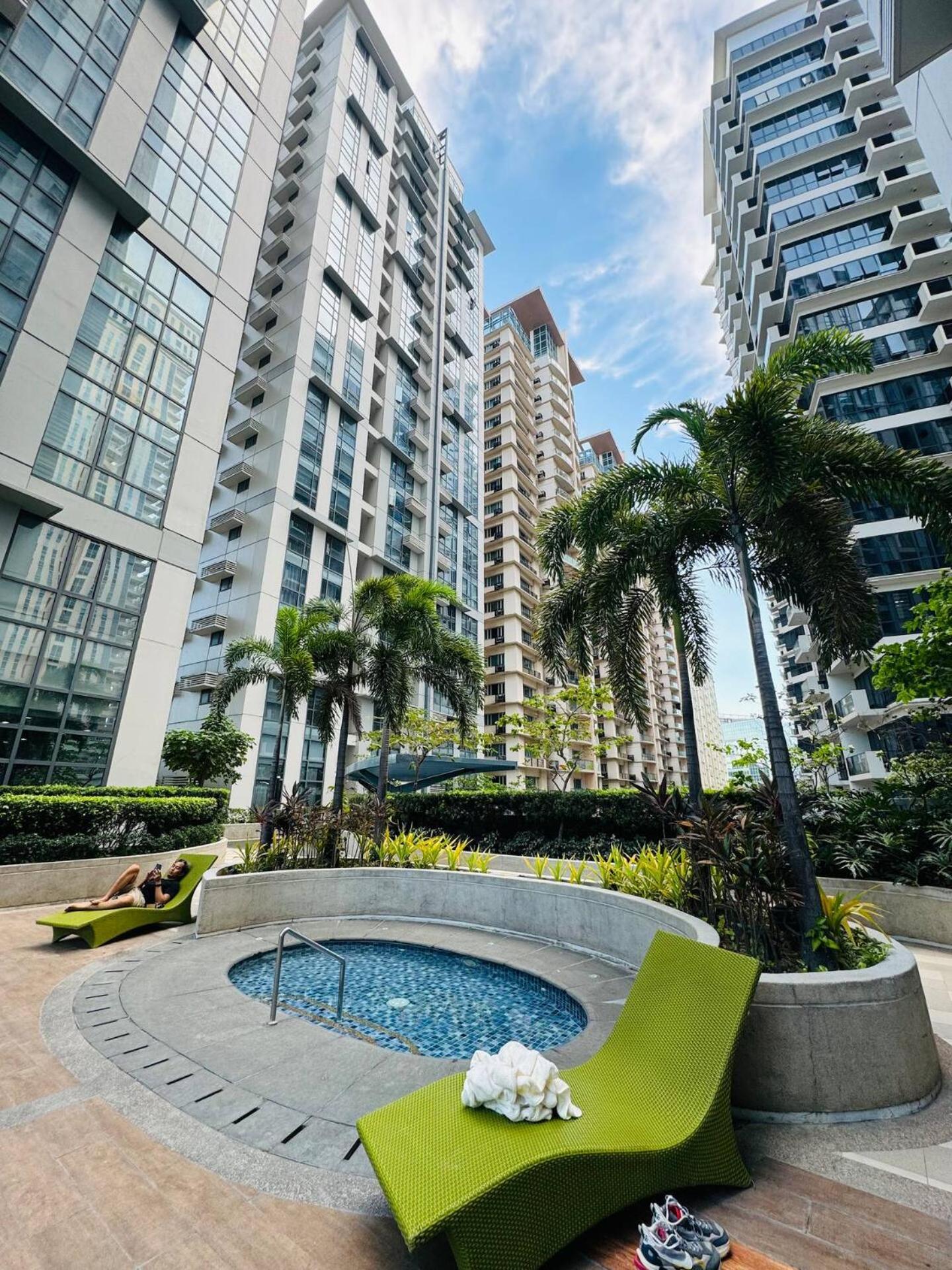 Studio At Viceroy T4 Florence Way Manila Exterior foto